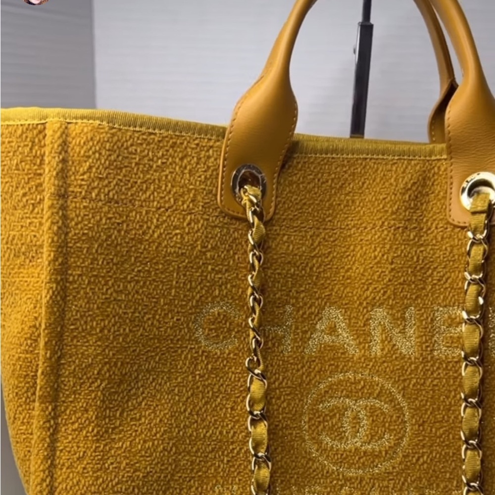 CHANEL ‼️SOLD‼️ LARGE LIMITED EDITION DEAUVILLE TOTE BAG, LARGE~METALLIC~TWEED - Picture 5 of 17